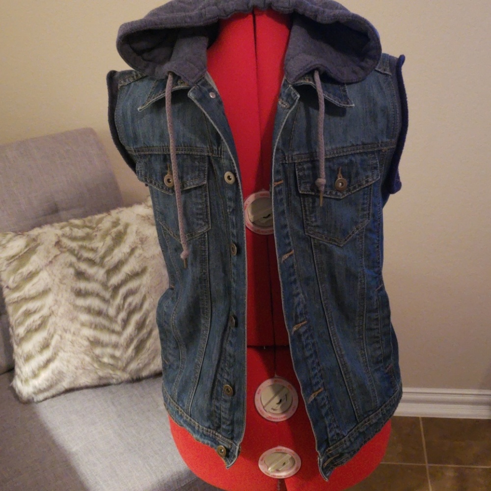 Jean Vest